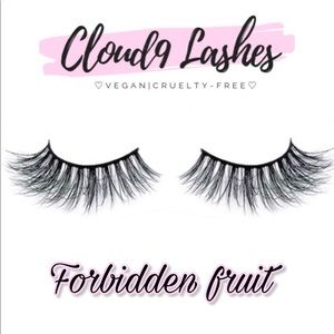 3D lashes in “forbidden fruit”